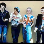 De izda. a dcha., Sid Vicious, Steve Jones, Paul Cook y Johnny Rotten, los Sex Pistols, cambiaron la historia de la música