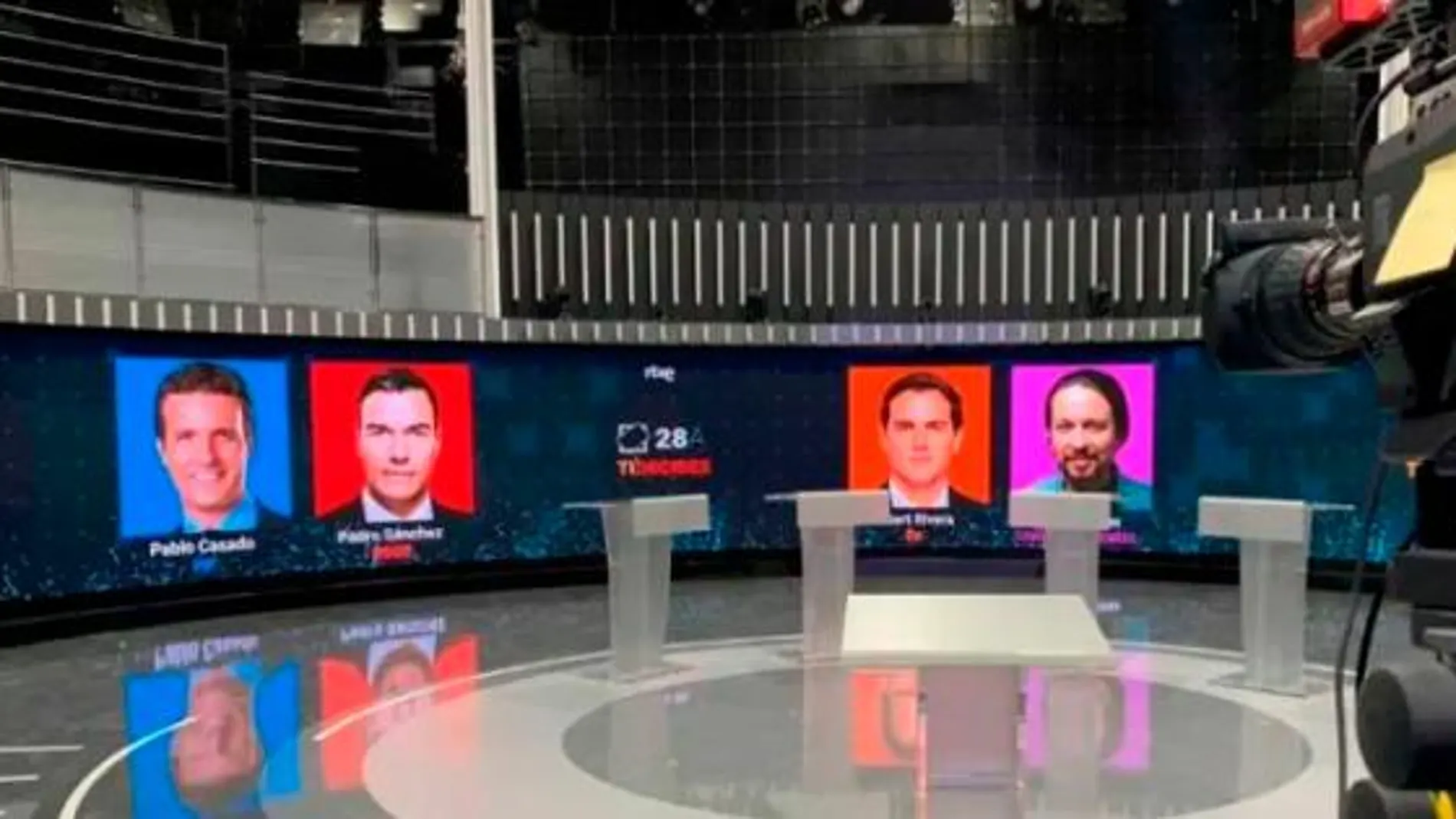 Rivera y Casado ganan el debate según los lectores de La Razón