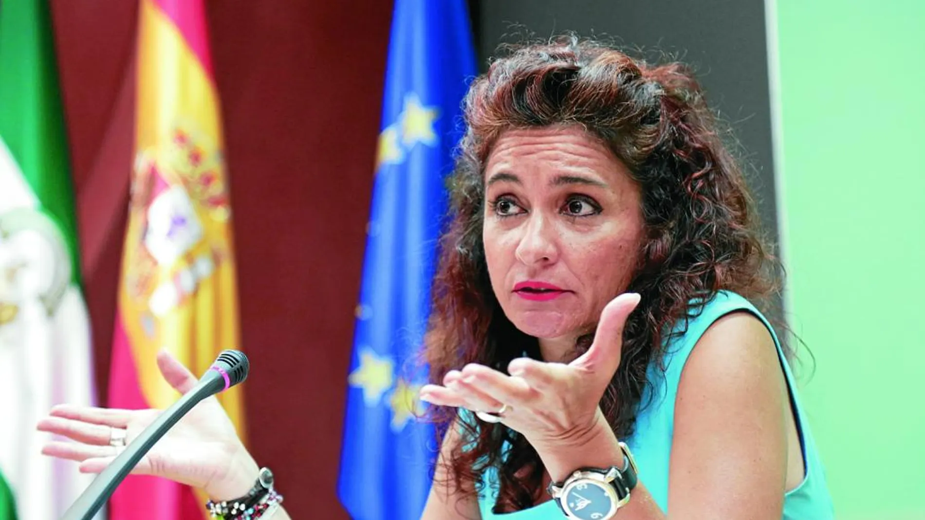La consejera de Hacienda y Administración Local de la Junta de Andalucía, María Jesús Montero