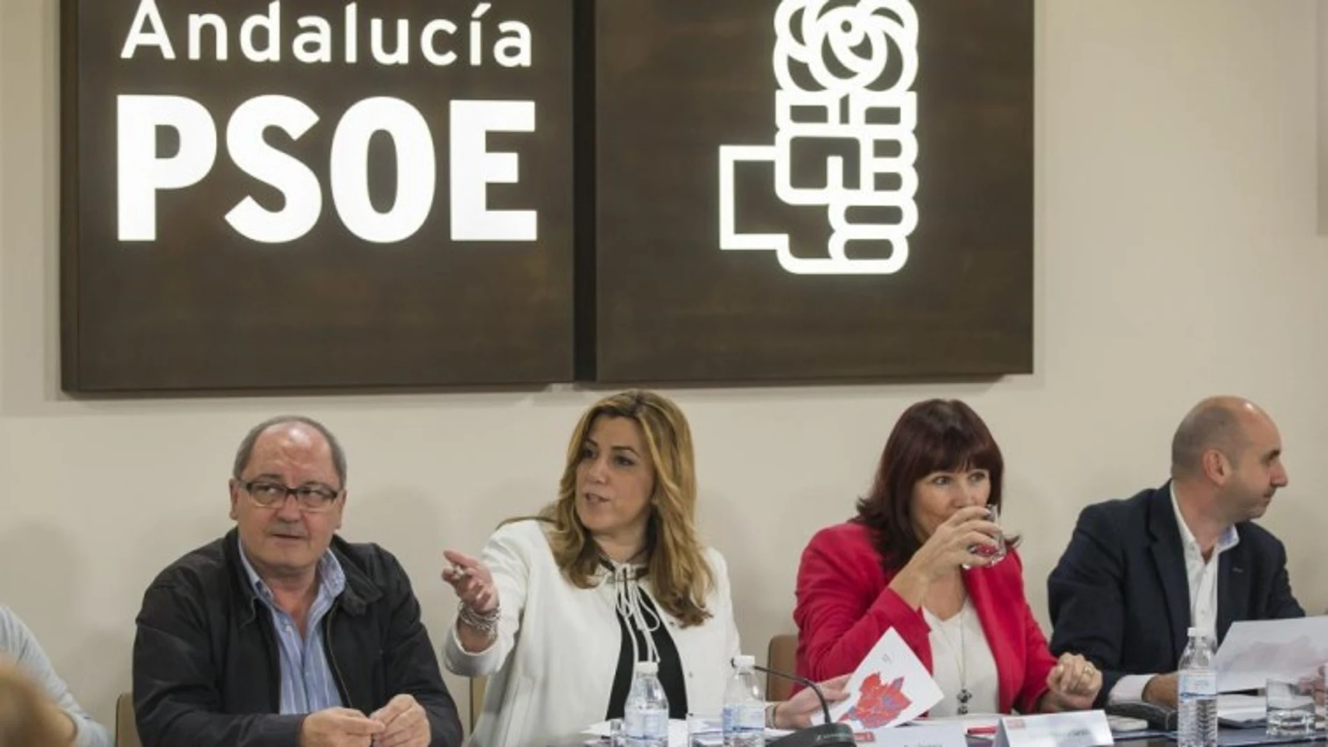 Susana Díaz, durante una reunión del PSOE-A / Manuel Olmedo