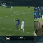  El VAR señaló penalti