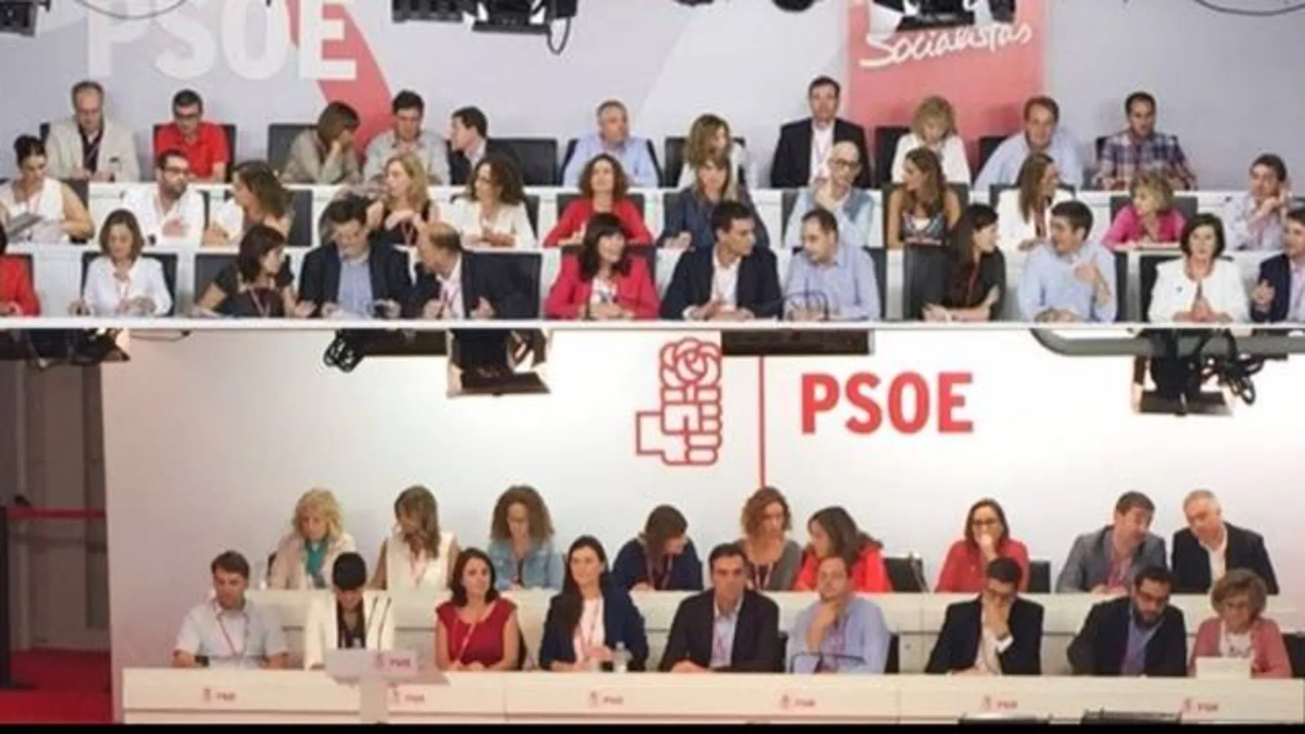 El «antes y el después» de la Ejecutiva del PSOE: de 35 a 18 miembros