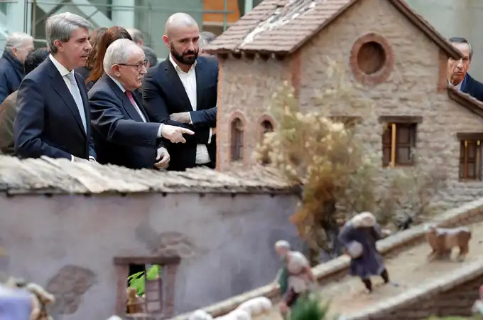 La Comunidad de Madrid inaugura su tradicional Belén con más de 500 figuras artesanales