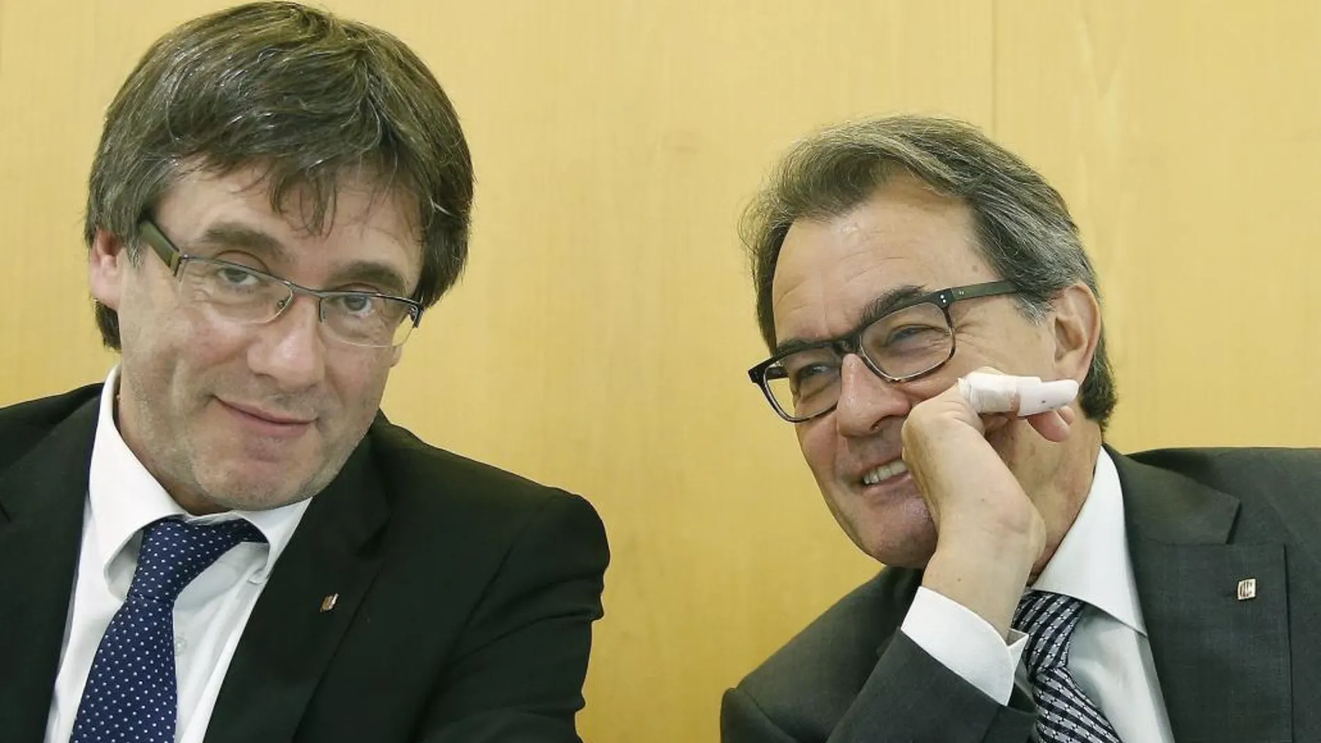 Artur Mas, junto al presidente de la Generalitat, Carles Puigdemont