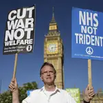  May recibe el apoyo del Parlamento para renovar el arsenal nuclear británico