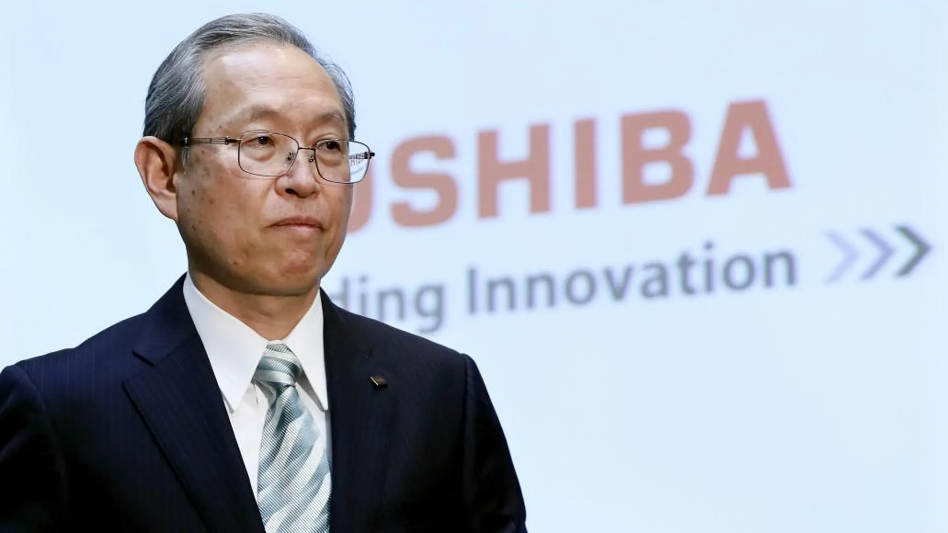El presidente y director general de Toshiba Corp., Satoshi Tsunakawa, tras presentar los resultados financieros