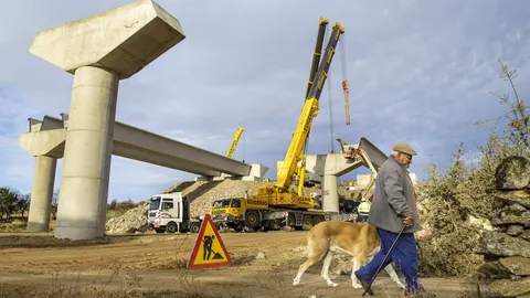 Las obras del AVE cortarán un tramo de la A-67 en Palencia unos seis meses
