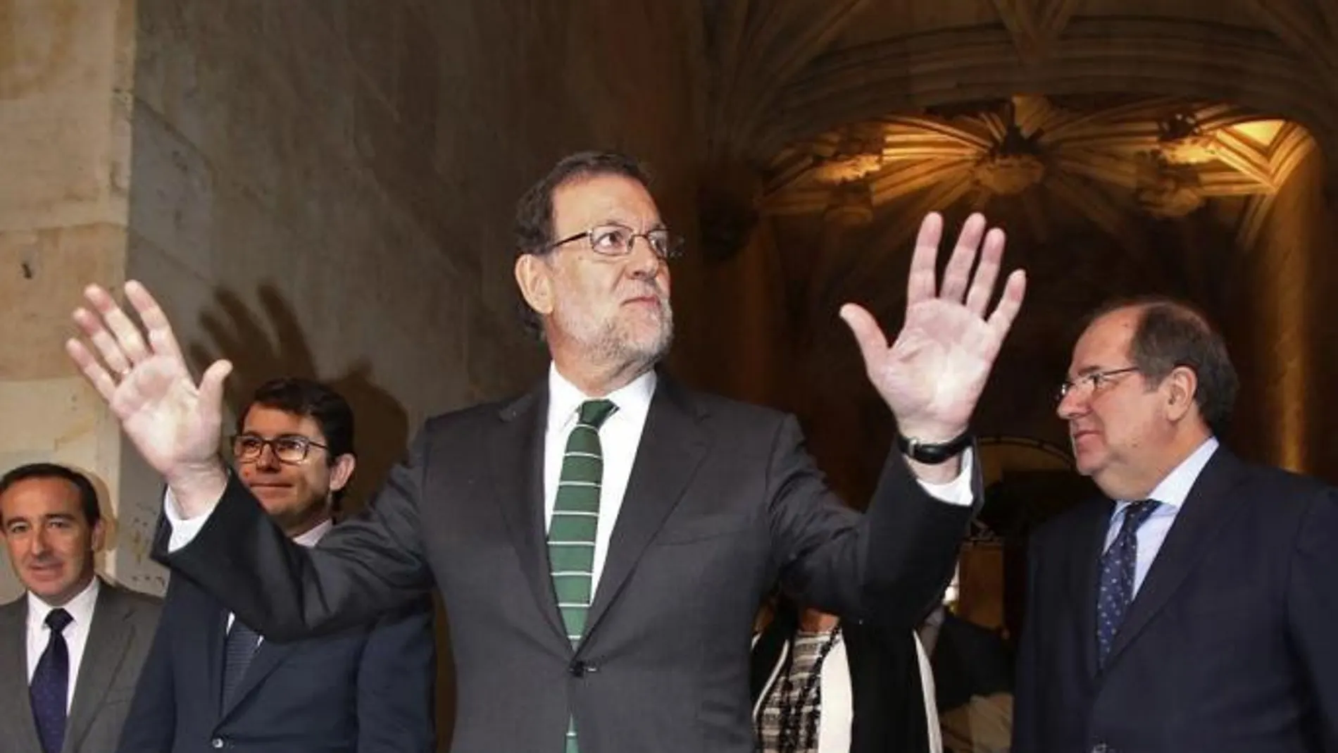 El presidente del Gobierno en funciones, Mariano Rajoy, ayer, durante su visita a la Universidad de Salamanca