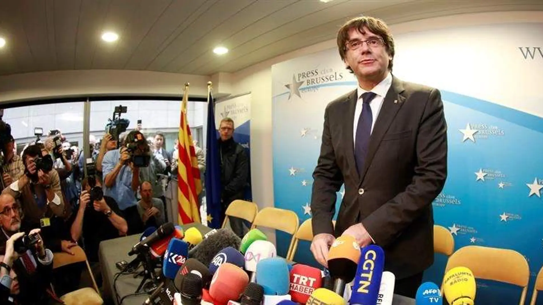 El abogado de Puigdemont dice que no siguió adelante para no causar «una masacre»