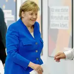  Merkel zanja la crisis con cesiones a sus socios bávaros en inmigración
