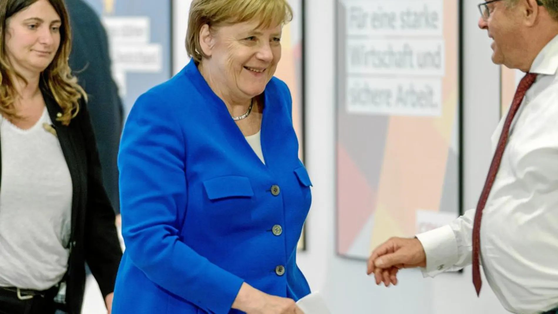 La canciller Angela Merkel, se ha visto obligada a hacer numerosas concesiones a su partido hermano, la CSU / Efe