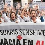 En la imagen, una protesta de los farmacéuticos contra los impagos de la Generalitat