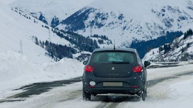Las fuertes nevadas dificultan el tráfico en el centro y la mitad norte peninsular