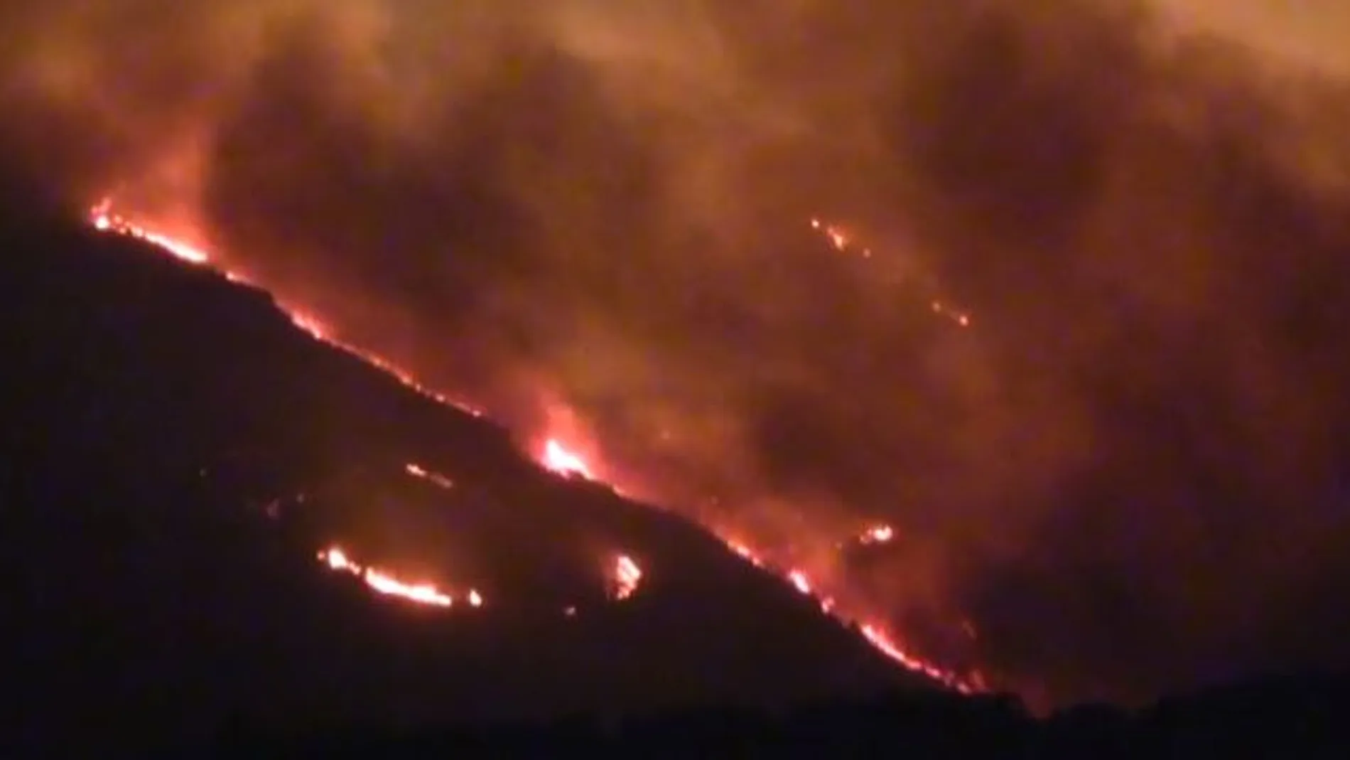 Imagen del incendio en el monte Gurugú