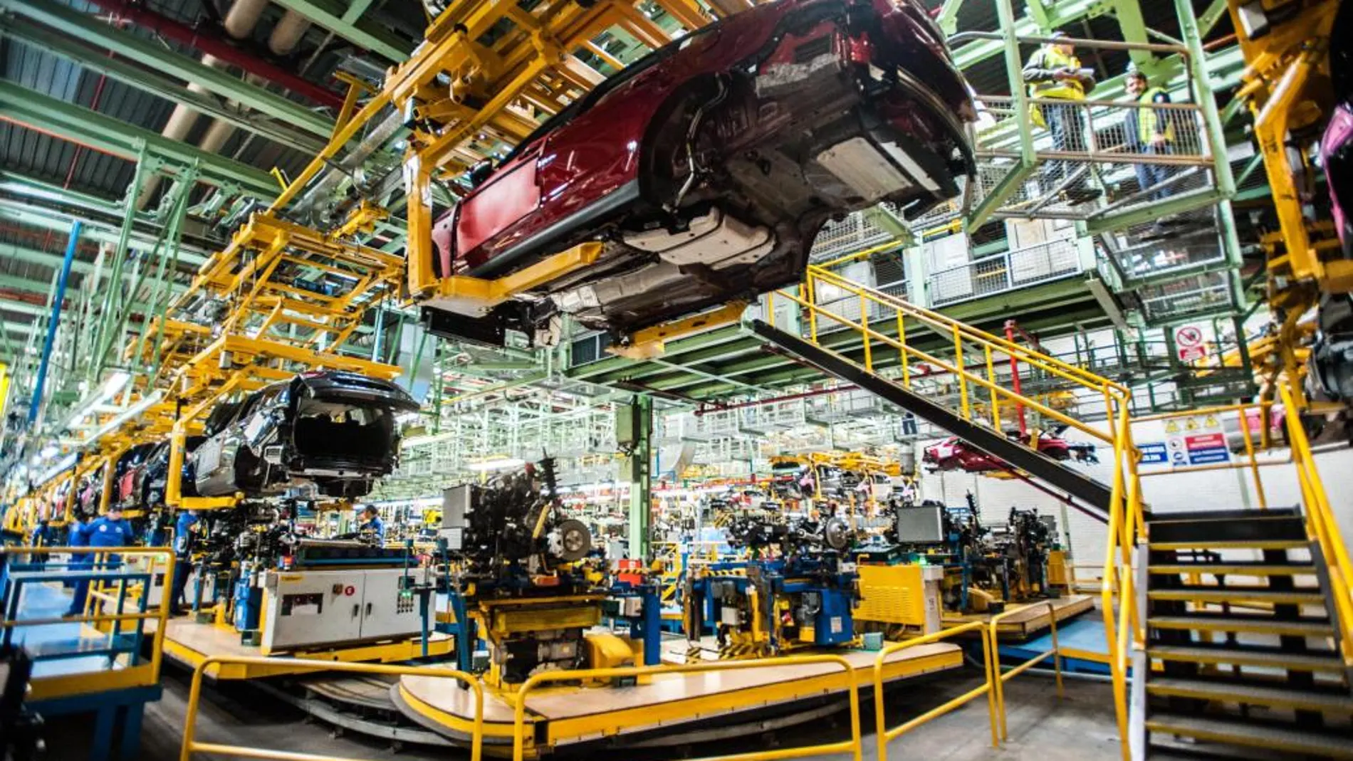 El sector del automóvil vuelve a ser el más exportador con un volumen de 4.316,4 millones de euros