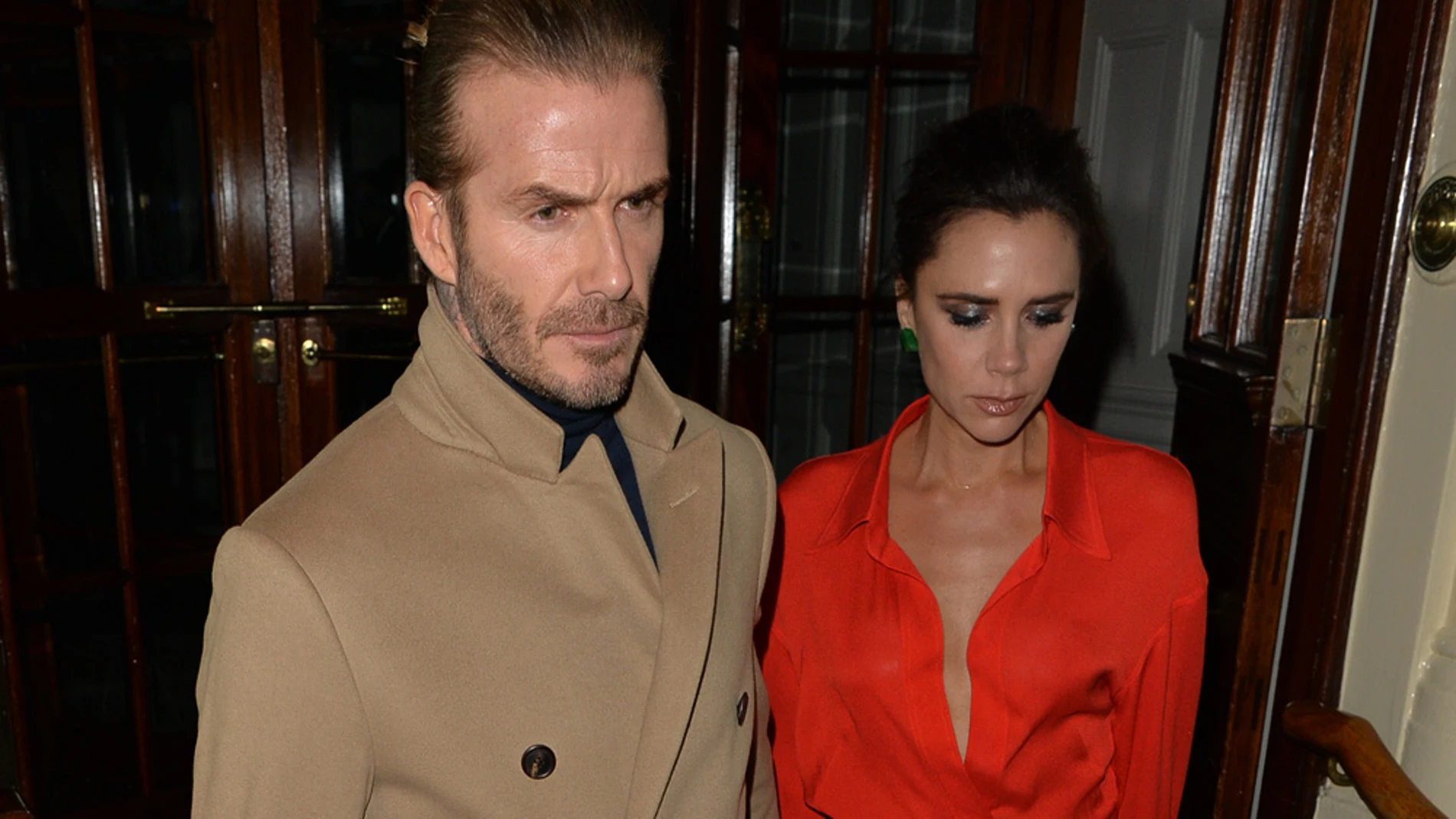 David Beckham acompañado de su esposa Victoria