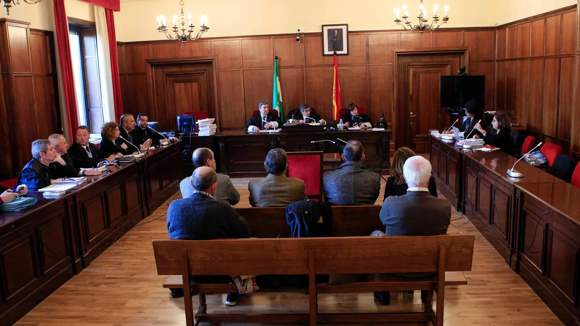 Ayer arrancó en la Audiencia de Sevilla el juicio del «caso Umax» (Foto: Manuel Olmedo)