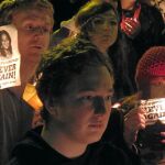 Vigilia de activistas a favor del aborto frente a la sede del Gobierno irlandés en 2013
