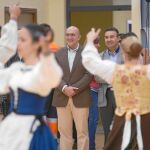 Jesús Julio Carnero asiste al XXI Encuentro Provincial de Folclore
