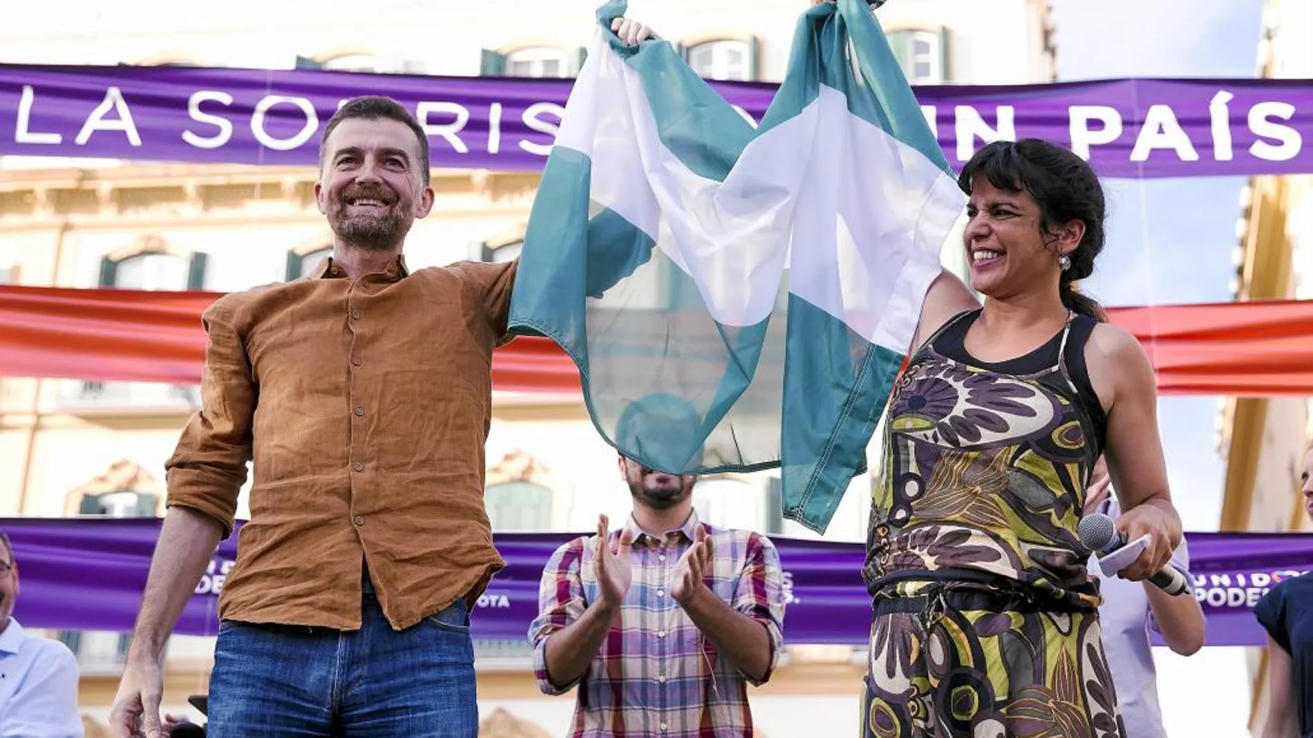 Antonio Maíllo (IU) y Teresa Rodríguez (Podemos), en un acto de las pasadas elecciones generales