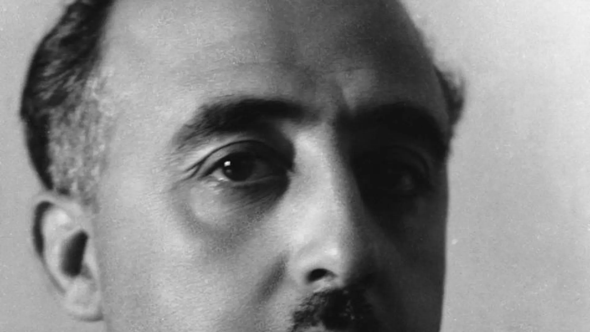 A VUELTAS CON EL CAUDILLO. Una imagen del General Francisco Franco de los años 30