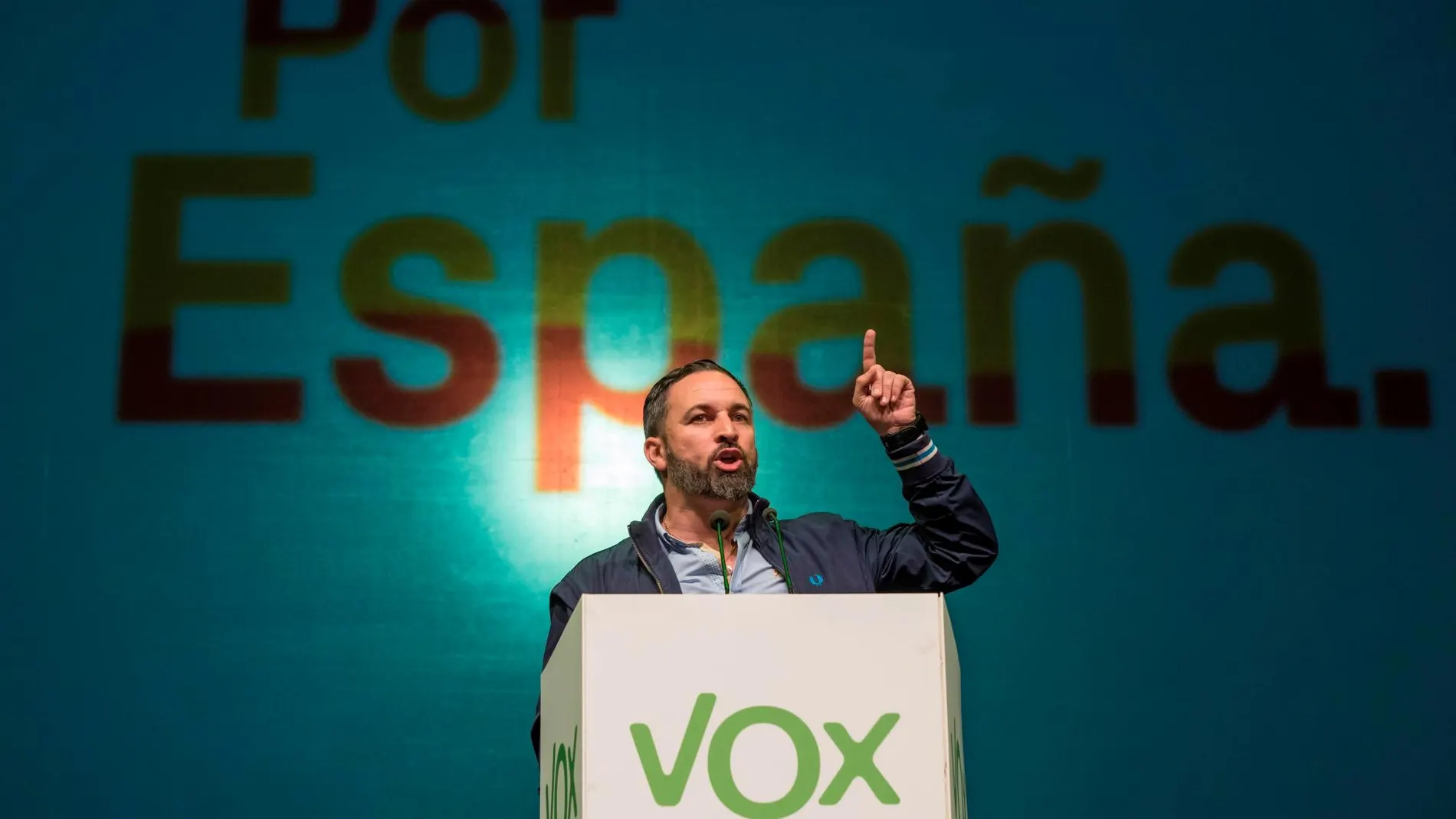 El presidente nacional de VOX y candidato a la Presidencia del Gobierno, Santiago Abascal interviene durante un mitin en Palma de Mallorca