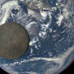 ¿Por qué no vemos la «cara oculta» de la Luna?
