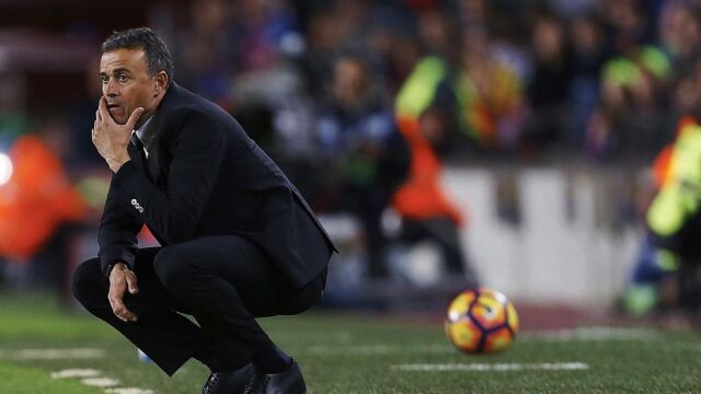 Luis Enrique, desesperado en un partido del Barcelona