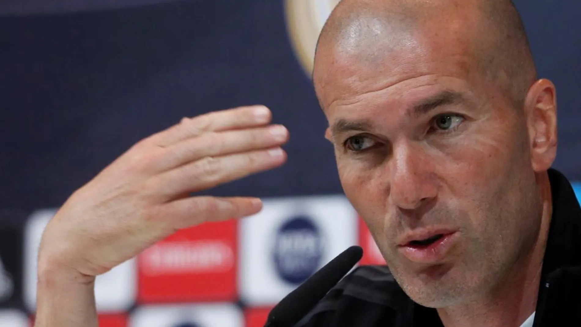 El técnico de Real Madrid, Zidedine Zidane, durante la rueda de prensa. Foto: Efe