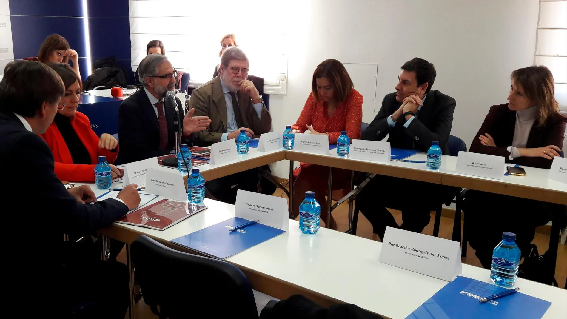 Presentación del informe sobre fiscalidad, con la presencia de Carlos Fernández Carriedo, Virginia Barcones y Santiago Aparicio