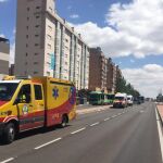 El suceso se ha producido a las 15.15 horas a la altura del número 21 de la avenida de Córdoba / Foto: Emergencias Madrid