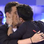 Christian Gálvez y Alejo Sauras se besaron en «Pasapalabra»