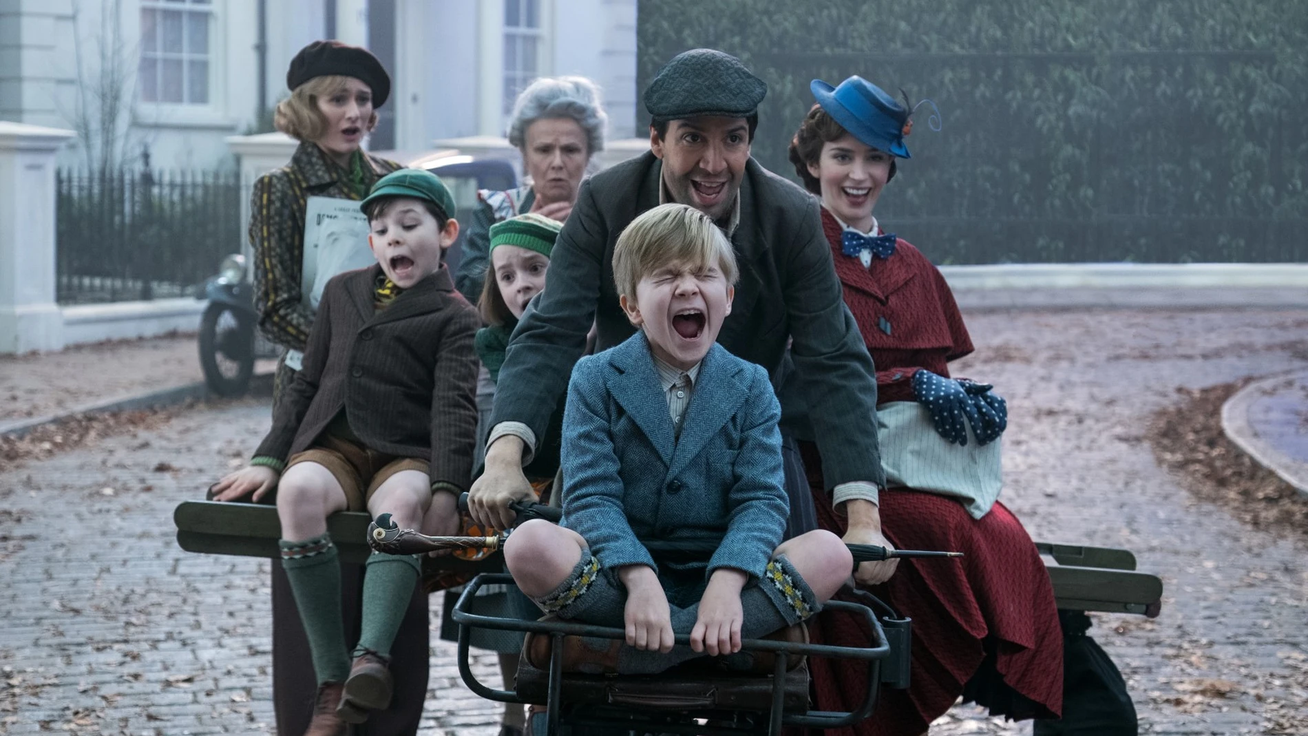 «El regreso de Mary Poppins»:_ Vuela alto, añoranza