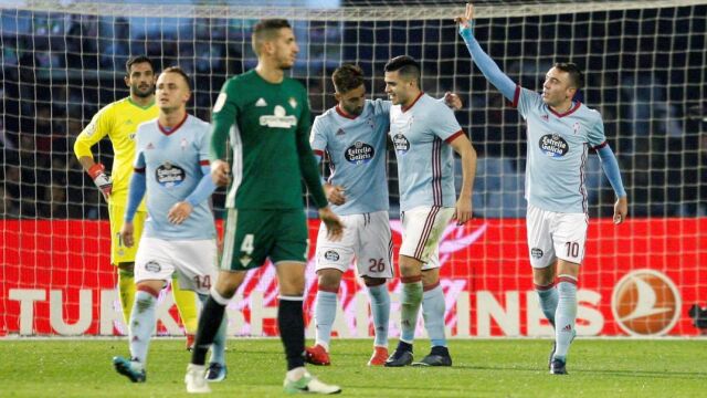 Iago Aspas celebra el tercer gol del equipo gallego