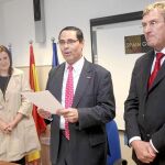 María José Catalá con el director del Centro Xabec, Antonio Mir, y el director de la Cámara de Comercio de Koblenz, Alexander Baden