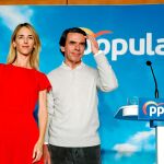 Aznar vuelve y entierra a la "derechita cobarde"