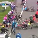 Dura y espectacular caída con varios favoritos en la Vuelta al País Vasco