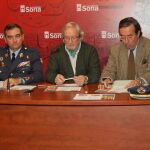 El presidente del Foro Soria 21, Amalio de Marichalar, presenta la exposición junto al general Pablo Gómez Rojo, y el concejal de Cultura, Jesús Bárez, entre otros