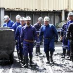 Los socialistas Luis Tudanca y Óscar Álvarez, entre otros, ataviados de minero, visitan las instalaciones de la compañía astur-leonesa