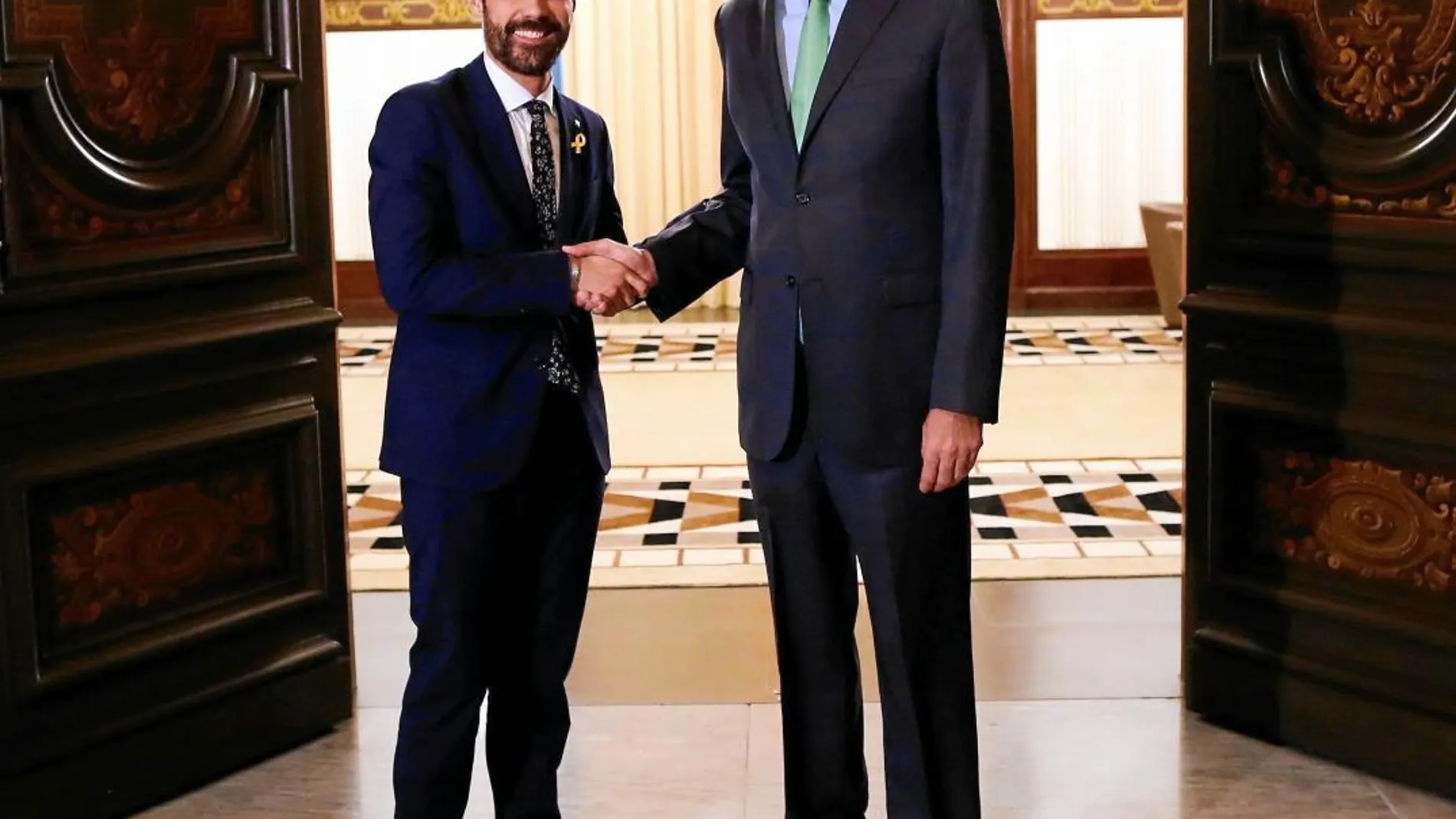 García Albiol junto al nuevo presidente del Parlament, Roger Torrent