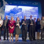 La presidenta de la Diputación de Zamora, Mayte Martín, junto a los galaronados con los Premios «Tierras de Zamora» en la celebración del Día de la Provincia