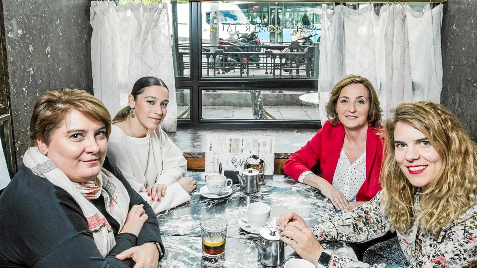 De izq. a dcha. y de arriba a abajo, Laura Muñoz Rodríguez, Amaya Azcona, Mariluz Rodríguez y Leire Navaridas. Foto: Gonzalo Pérez