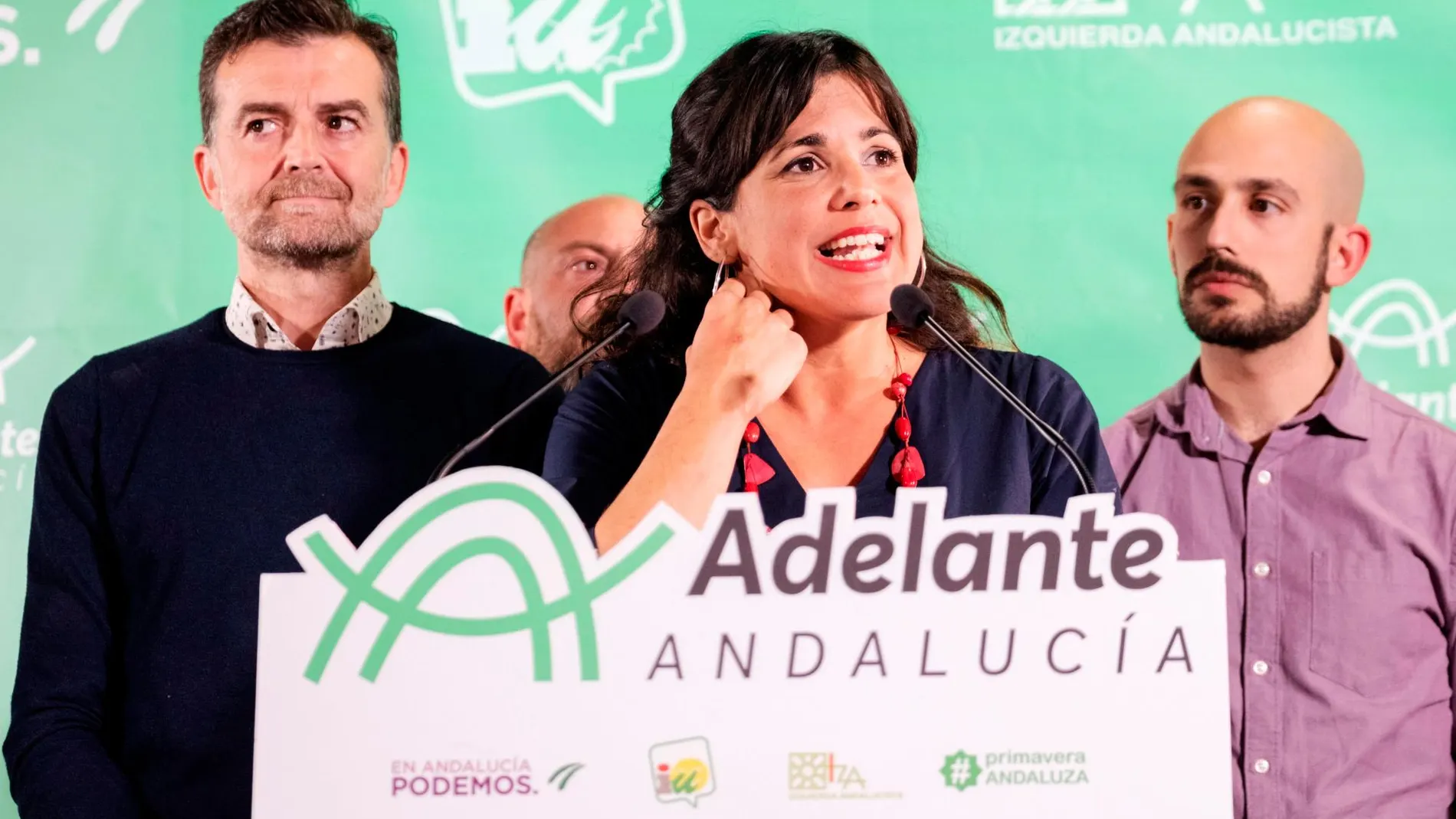 Teresa Rodríguez, acompañada por Antonio Maíllo (i), el pasado día 4