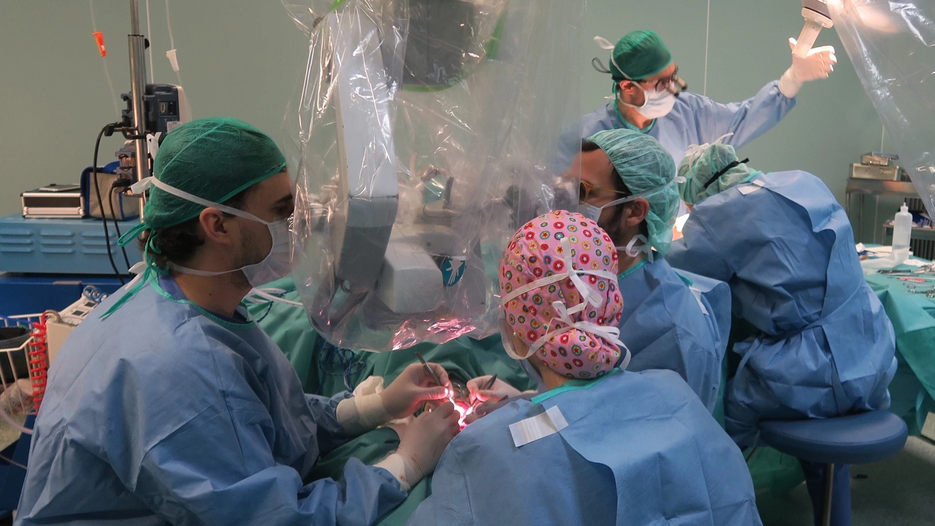 La técnica consistió en la artrodesis definitiva de la articulación interfalángica próxima y la realización de suturas microquirúrgicas / Foto: La Razón