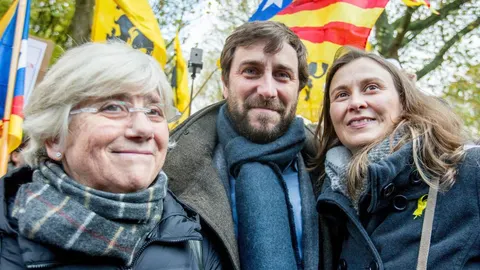 Los exconsellers Clara Ponsatí, Meritxell Serret y Toni Comín, en un acto en Bruselas