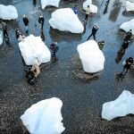 Una de las instalaciones de hielo en Londres que ha traído Eliasson desde el fiordo Nuup Kangerlua
