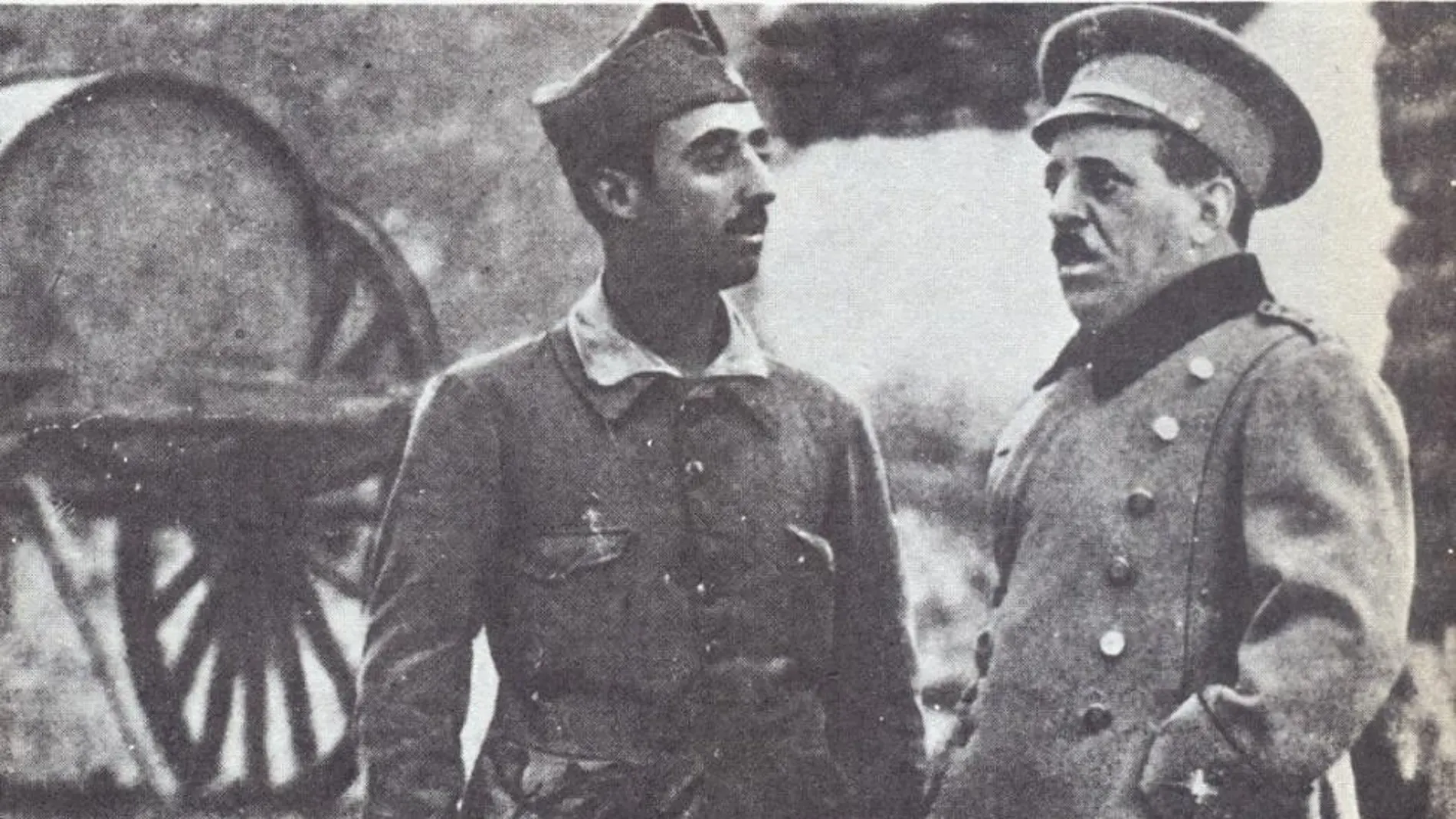 Franco y el general Sanjurjo, en la posición de Ras-Medún (Melilla) en noviembre de 1921