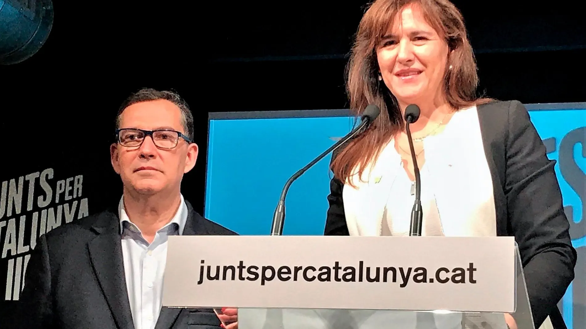 Laura Borràs y Jaume Alonso-Cuevillas, de JxCat, en el arranque de la campaña electoral