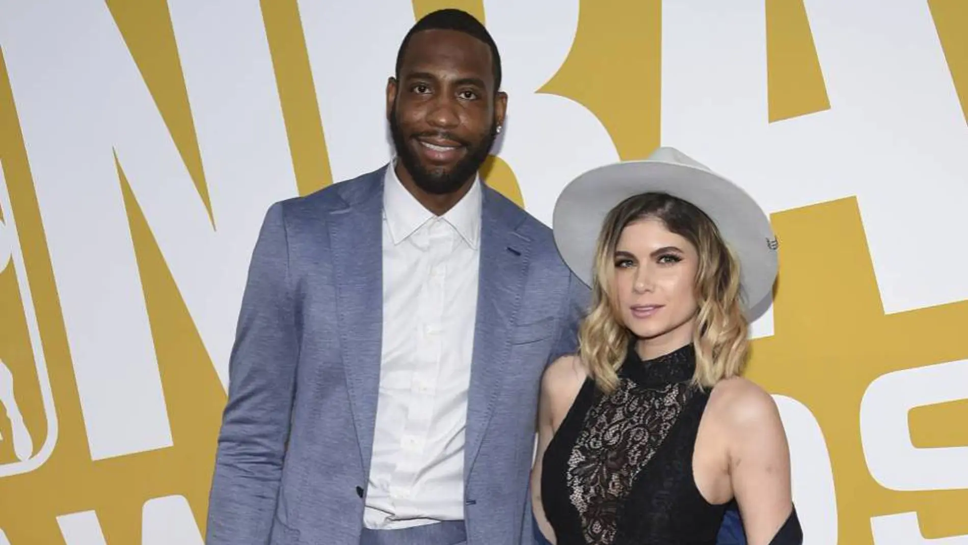 Butler junto a su esposa Leah LaBelle, en junio de 2017