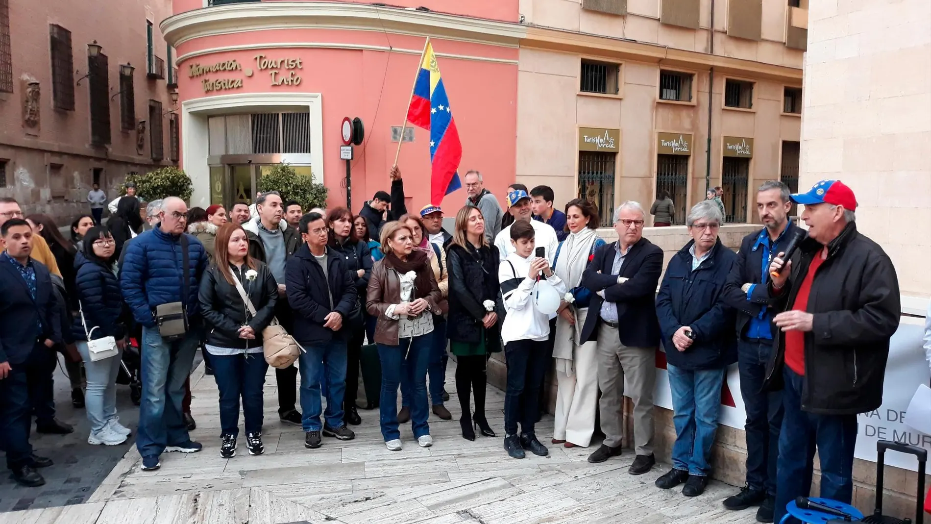 Un momento de la concentración. LA RAZÓN